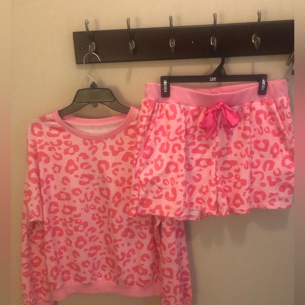 Pink leopard print set